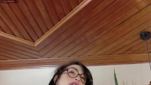 Hannah  online show from November 15, 2025, 2:42 am