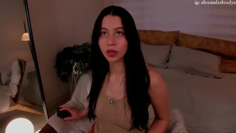 Hannah online show from October 14, 2025, 9:37 pm