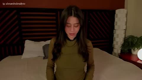 Hannah online show from February 25, 2026, 12:53 am