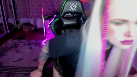 Hannah online show from December 4, 2024, 1:03 am