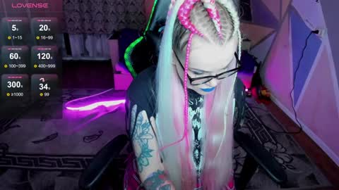 Hannah online show from December 10, 2024, 1:11 pm