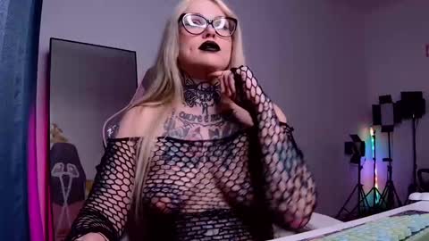 Hannah online show from January 29, 2025, 1:37 am