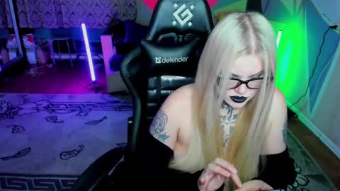 Hannah online show from February 25, 2025, 3:05 pm