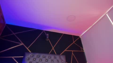 Hannah online show from January 28, 2025, 9:29 pm