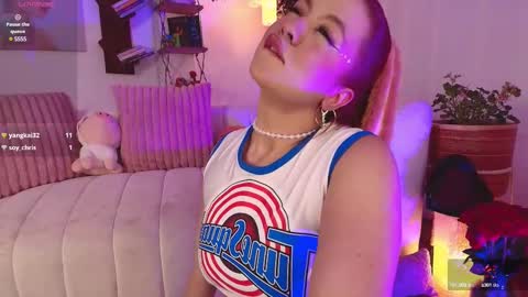 Snapshot of hannah_lovee chatting on February 19, 2025, 6:33 am hannah_lovee online show from February 19, 2025, 6:33 am