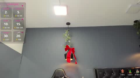 HANNAH MILLER online show from December 10, 2024, 11:22 am