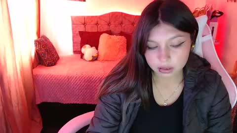 hannah_swet online show from February 18, 2025, 5:42 pm