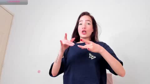 Snapshot of hannah_xoxo_ chatting on December 31, 2024, 11:06 pm Hannah online show from December 31, 2024, 11:06 pm