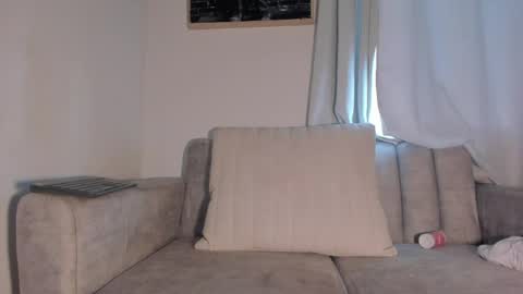 Hannah  online show from April 11, 2026, 12:31 pm