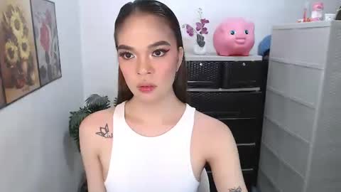 Snapshot of hannahforyou chatting on April 26, 2026, 2:42 am HANNAH online show from April 26, 2026, 2:42 am