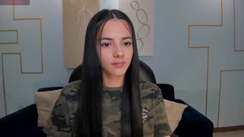 Snapshot of hannahjamesx chatting on December 17, 2024, 6:53 pm HANNAH J online show from December 17, 2024, 6:53 pm