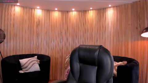 Snapshot of hannahjamesx chatting on August 1, 2026, 12:26 pm HANNAH J online show from August 1, 2026, 12:26 pm