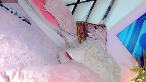 hannahsmit_ online show from January 28, 2025, 8:14 am