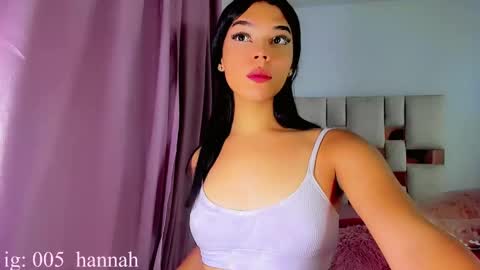 hannahsmit_ online show from September 13, 2025, 8:25 am