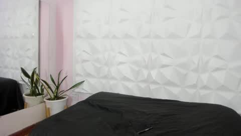 hannahtoons_ online show from September 12, 2025, 8:42 pm