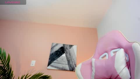 Snapshot of hannamiller_1 chatting on April 21, 2026, 2:51 am Hanna Miller online show from April 21, 2026, 2:51 am