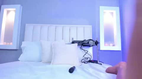 HannaPaola online show from October 22, 2025, 10:42 pm