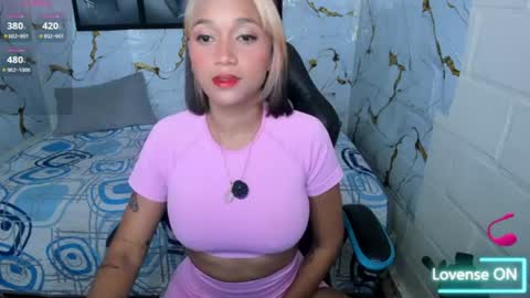 hannasteyl2 online show from July 28, 2026, 12:48 pm