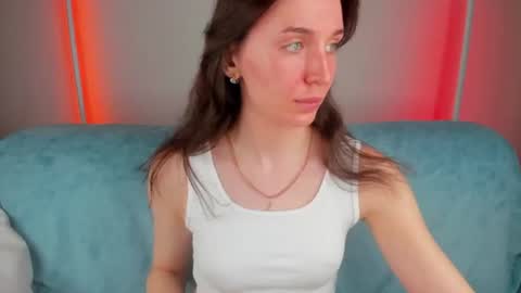 Snapshot of hannavanilla chatting on July 27, 2026, 1:23 am Hannavanilla online show from July 27, 2026, 1:23 am