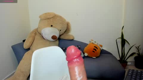Snapshot of hanny_13 chatting on May 9, 2026, 12:49 am taylor live online show from May 9, 2026, 12:49 am