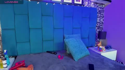 Hanny  online show from December 22, 2025, 11:51 am