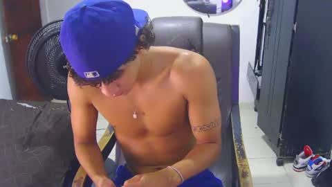 Snapshot of hansel_take chatting on August 5, 2026, 10:23 pm hansel_take online show from August 5, 2026, 10:23 pm