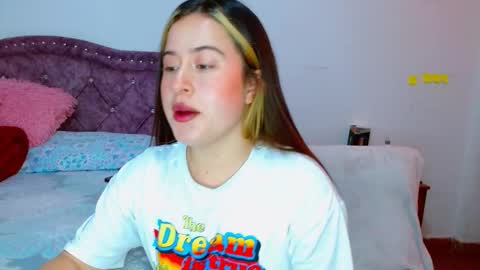 Snapshot of hanssel_tess chatting on November 6, 2025, 6:20 pm isabella online show from November 6, 2025, 6:20 pm