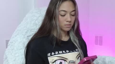 Snapshot of hantonella chatting on December 5, 2025, 3:20 pm Anto online show from December 5, 2025, 3:20 pm