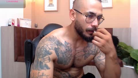 Snapshot of hanz_col chatting on March 7, 2025, 12:01 pm hanz_col online show from March 7, 2025, 12:01 pm