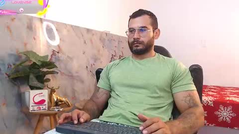 Snapshot of hanz_col chatting on October 6, 2025, 11:51 am hanz_col online show from October 6, 2025, 11:51 am