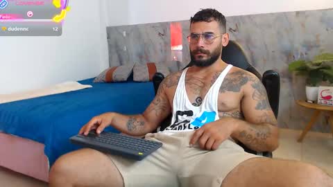 Snapshot of hanz_col chatting on October 28, 2025, 12:41 pm hanz_col online show from October 28, 2025, 12:41 pm