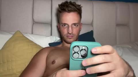 hanzlagerfelt online show from November 5, 2025, 11:05 pm