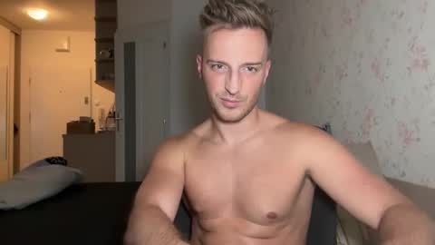 hanzlagerfelt online show from November 9, 2025, 8:18 pm