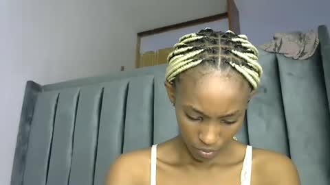 happy_alwayz online show from September 17, 2025, 11:01 am