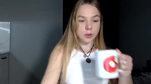 happy_fox_ online show from February 18, 2026, 6:59 pm