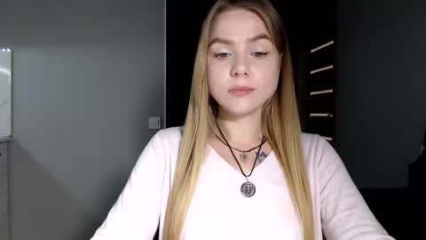 happy_fox_ online show from March 27, 2026, 6:18 pm