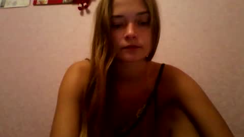 happyemily  online show from October 25, 2025, 6:35 pm