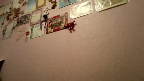 happyemily  online show from November 3, 2025, 8:10 pm