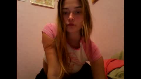 happyemily  online show from February 12, 2026, 7:20 pm