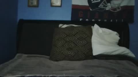 happyhappy4 online show from December 1, 2025, 6:07 am