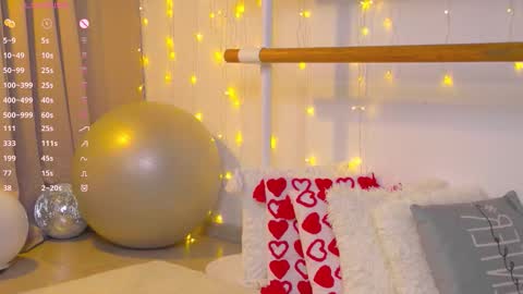 Evy  online show from February 9, 2026, 1:53 am