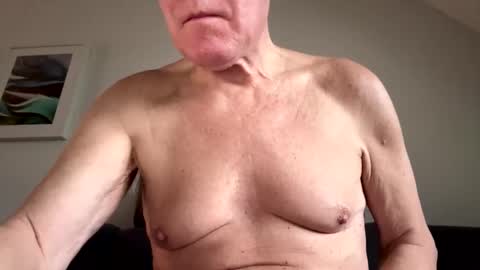 Snapshot of happysierra chatting on February 18, 2026, 7:04 am Harry online show from February 18, 2026, 7:04 am