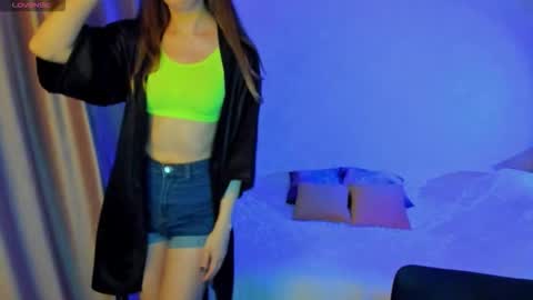 Snapshot of happystephanie chatting on October 6, 2025, 6:27 pm Stephanie online show from October 6, 2025, 6:27 pm