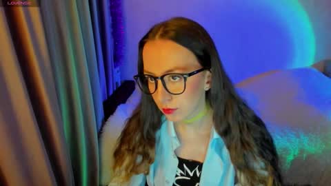 Snapshot of happystephanie chatting on October 19, 2025, 5:57 pm Stephanie online show from October 19, 2025, 5:57 pm