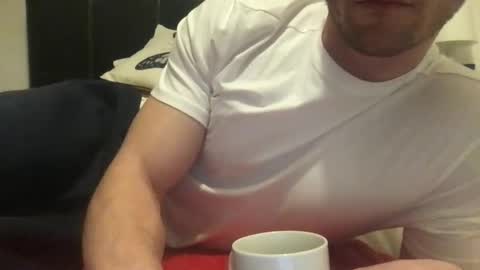 Snapshot of happytoplay22 chatting on February 4, 2026, 8:47 pm happytoplay22 online show from February 4, 2026, 8:47 pm