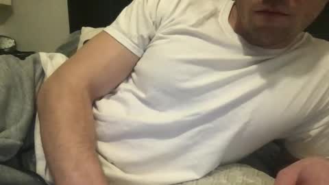 Snapshot of happytoplay22 chatting on February 19, 2026, 7:54 pm happytoplay22 online show from February 19, 2026, 7:54 pm