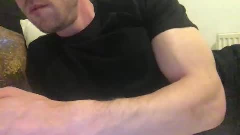 Snapshot of happytoplay22 chatting on April 16, 2026, 6:52 pm happytoplay22 online show from April 16, 2026, 6:52 pm