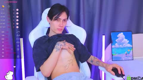 Mark online show from November 25, 2025, 10:54 pm