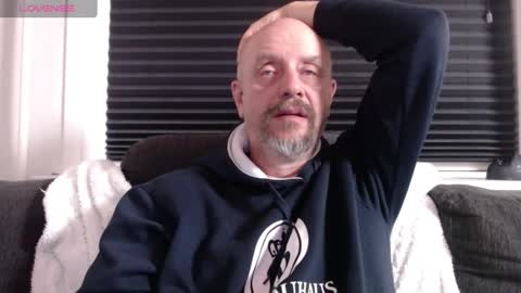Snapshot of hardmrlazy chatting on December 3, 2024, 9:56 pm MrLazy online show from December 3, 2024, 9:56 pm
