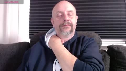 Snapshot of hardmrlazy chatting on December 4, 2024, 1:03 am MrLazy online show from December 4, 2024, 1:03 am